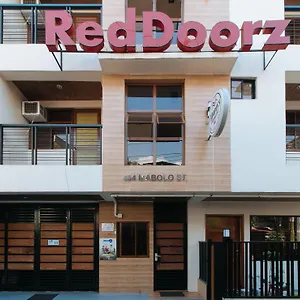 reddoorz-plus-near-uptown-bgc-mall.angeleshotels.net/